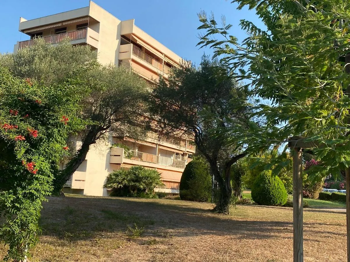 Appartement Juan-Les-Pins, 4 Pieces, 80M2, Residence Luxe Piscine Tennis 昂蒂布 公寓