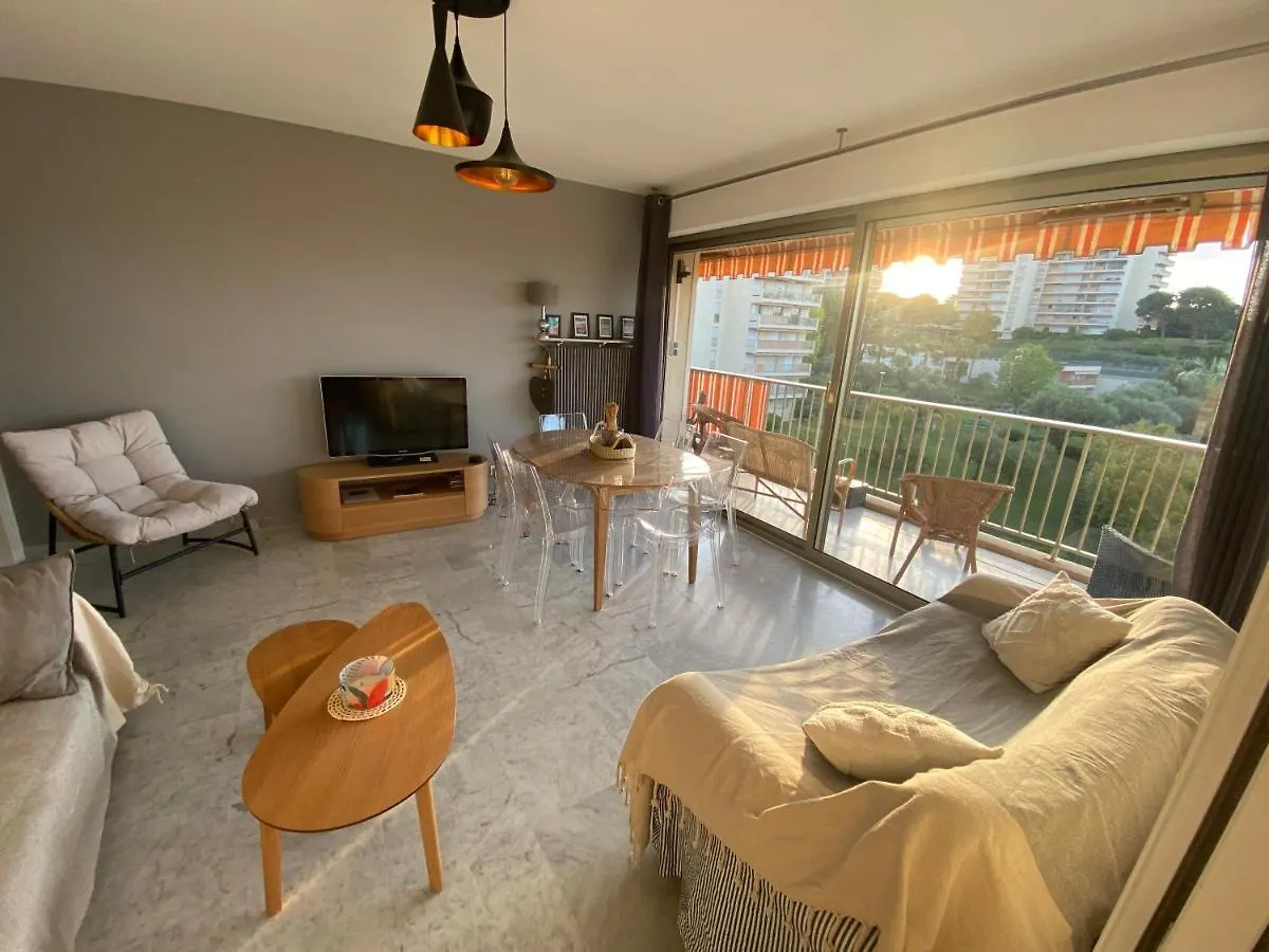 Appartement Juan-Les-Pins, 4 Pieces, 80M2, Residence Luxe Piscine Tennis 昂蒂布 0*,