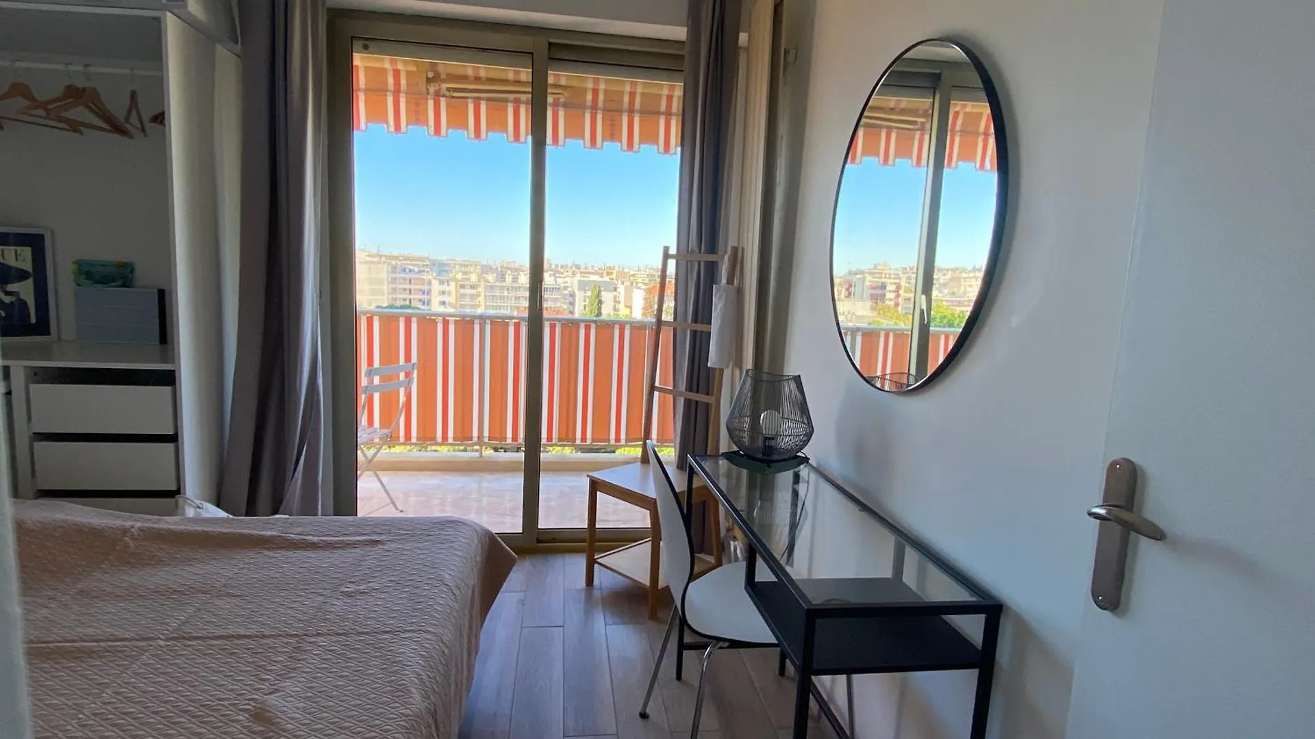 Appartement Juan-Les-Pins, 4 Pieces, 80M2, Residence Luxe Piscine Tennis 昂蒂布 法国