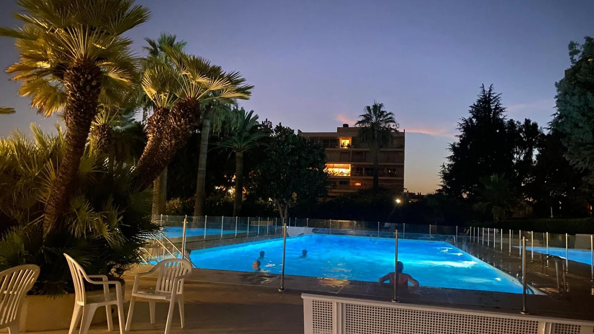 Appartement Juan-Les-Pins, 4 Pieces, 80M2, Residence Luxe Piscine Tennis 昂蒂布 公寓