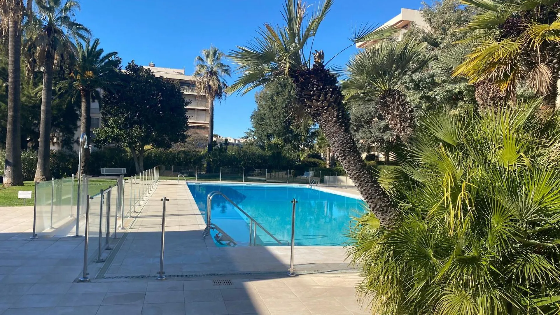 Appartement Juan-Les-Pins, 4 Pieces, 80M2, Residence Luxe Piscine Tennis 昂蒂布 0*,  法国